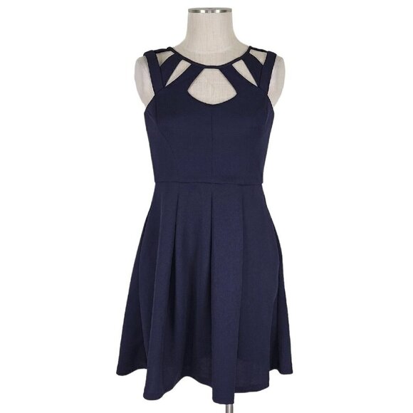 Betsey Johnson Fit N Flare Dress Size 4 Cut Out Bodice Sleeveless Pockets  Black - Picture 1 of 9